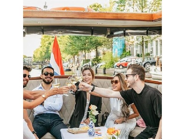 Amsterdam Canal Cruise with Cheese and Wine