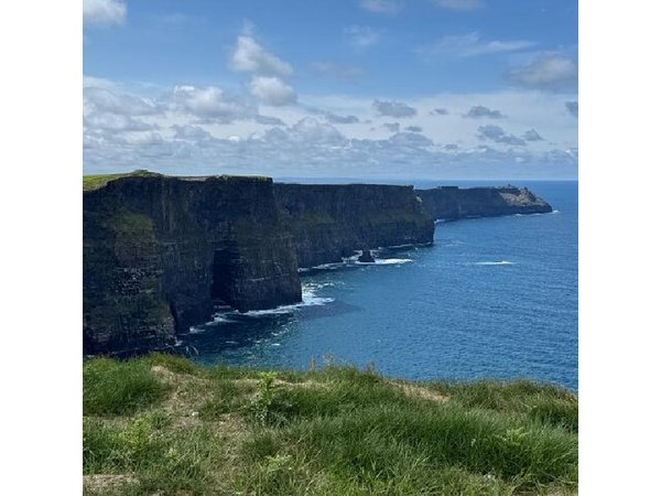 Cliffs of Moher & Bunratty Castle Private Day Tour from Cork