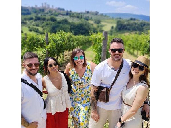Tuscany Wine Tour: 2 Wineries & San Gimignano from Rome