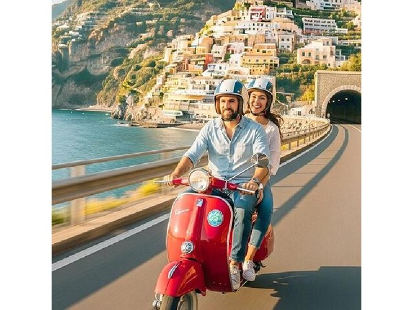 Private Tour: Amalfi Coast by Vintage Vespa from Naples