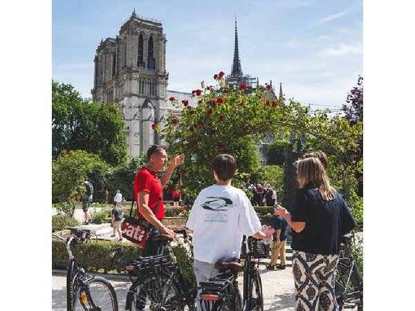 Best of Paris Small Group E-bike Guided tour (w/ optional Cruise)