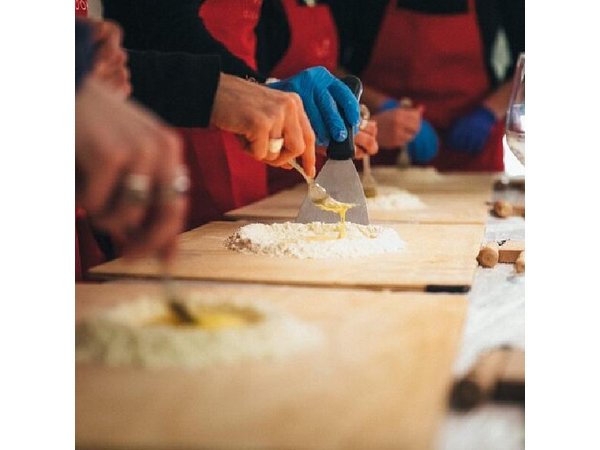 Authentic Italian Pasta Making Class in Rome