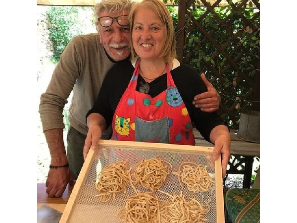 Florence Cooking Class with Wine Pairing in Mirella's Garden Home