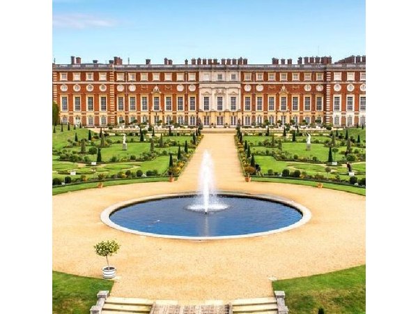 Hampton Court Palace Half Day Trip from London with Tickets