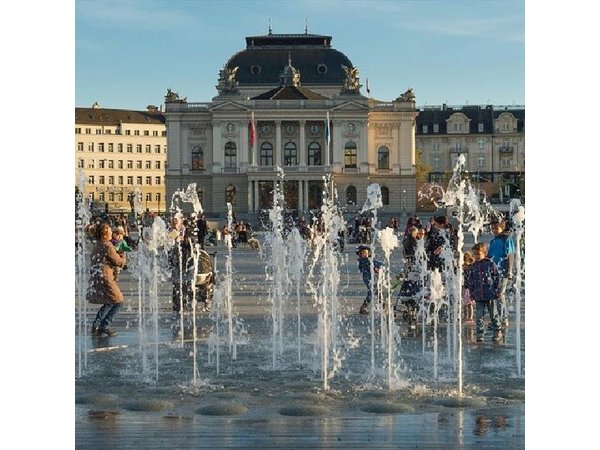 From Basel: Zurich Tour with Chocolate tasting and Lake Cruise