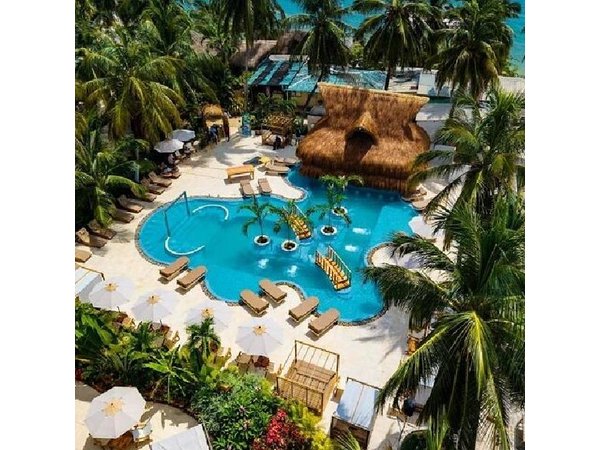 Private Beach Club In Front of Cartagena