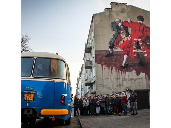 Discover the Dark Side of Warsaw in Praga District by Retro Bus