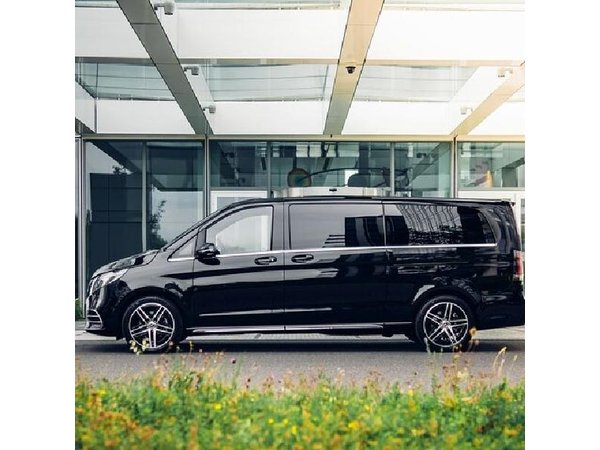 9-Hour Private Prague Tour with Personal Driver