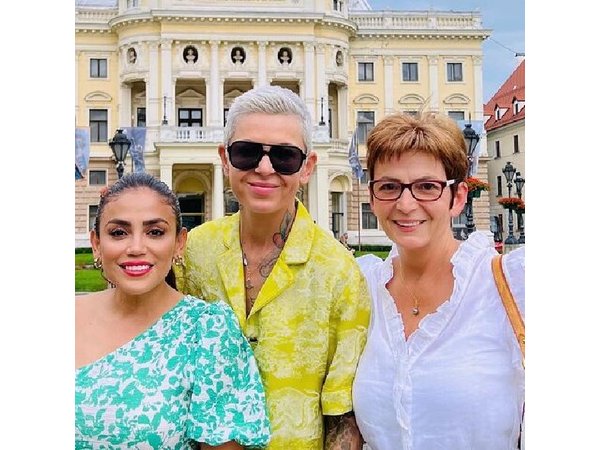 Vienna to Budapest and Bratislava Private Full Day Guided Tour