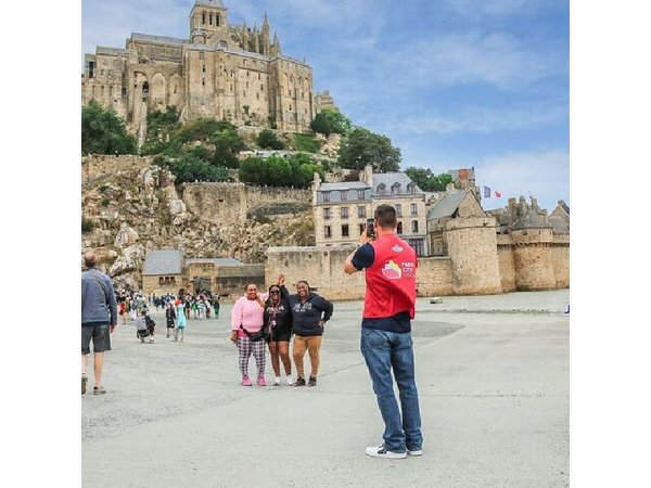 Mont Saint Michel and Loire Valley Castles 2 Days Guided Trip