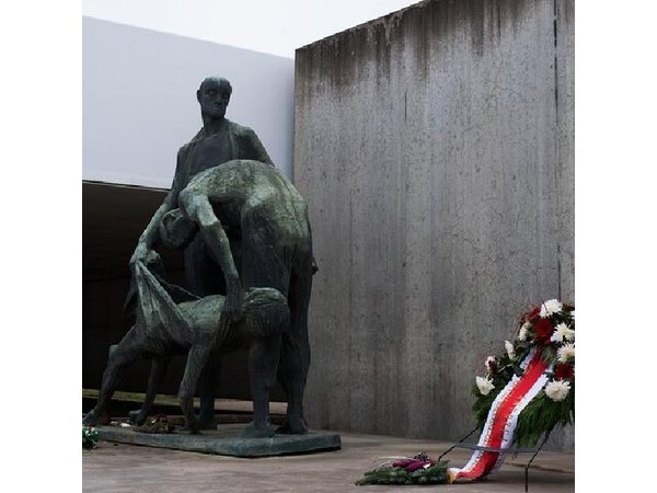 Shore Excursion: History & Culture – Berlin & Sachsenhausen
