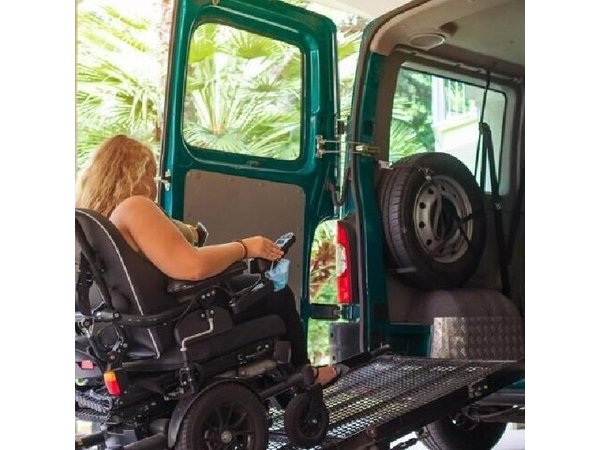 Wheelchair Friendly Private Tour of Barcelona Highlights