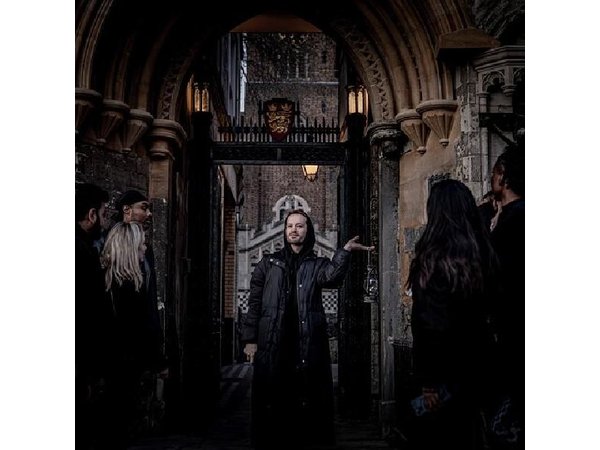 London Ghost Walking Tour: Discover Haunted Secrets at Night