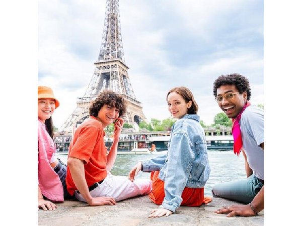 Paris Private Full Day Tour: Montmartre, Sights & Eiffel Tower