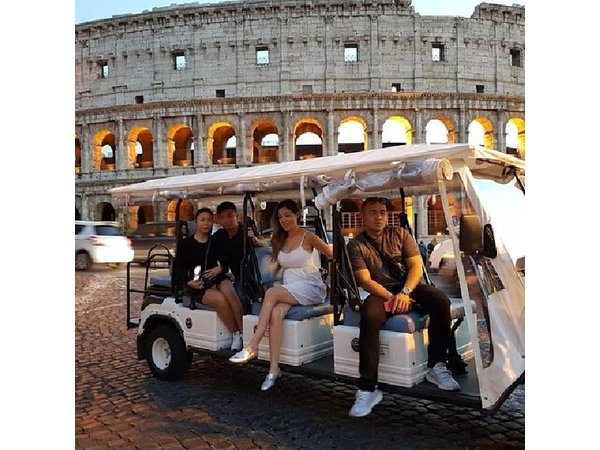Rome Highlights by Golf Cart Shared Tour of Top Landmarks