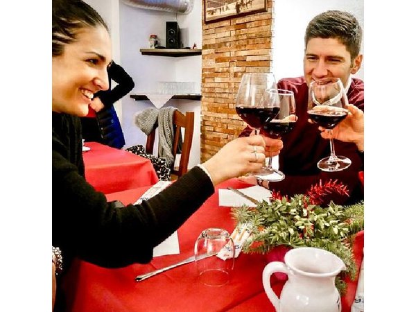 Authentic Naples Food Tour with 8+ Tastings of Pizza, Wine & More