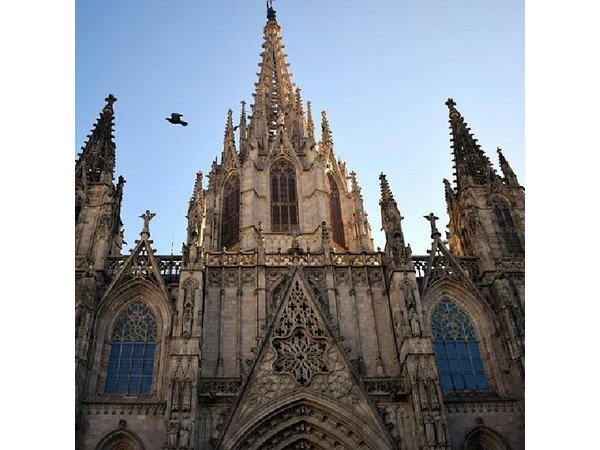 Barcelona: Gothic Legends, Drinks & candy Tasting