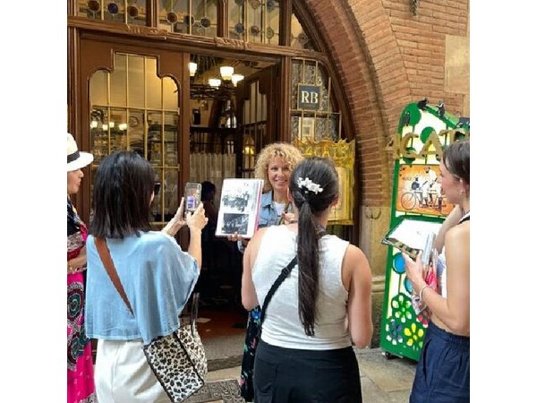 Barcelona Picasso Walking Tour and Museum Visit