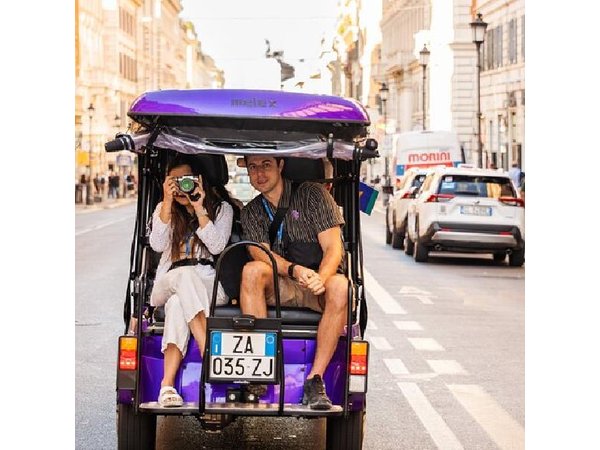 Rome by Golf Cart: VIP Ride to Trevi, Pantheon, Navona & More