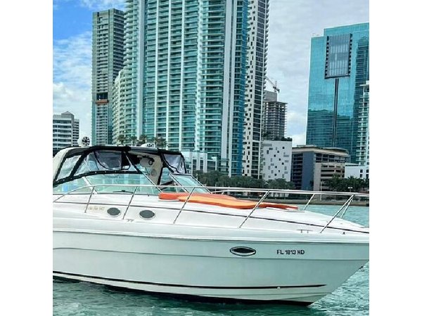 Private Yacht Rental 37 in Miami for 12 People