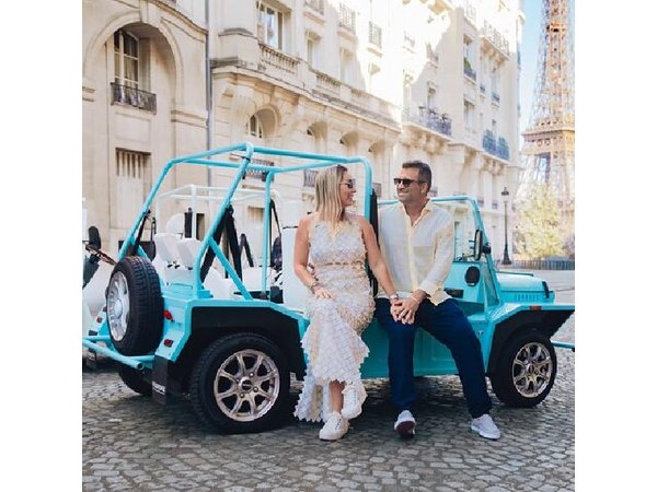 Private Paris Landmarks Tour by Golf Cart (pickup included)