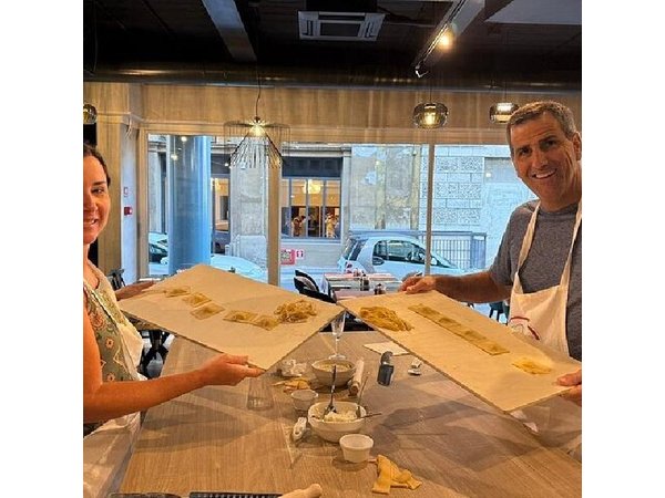 Pasta Fettuccine, Ravioli and Tiramisu Cooking Class in Florence