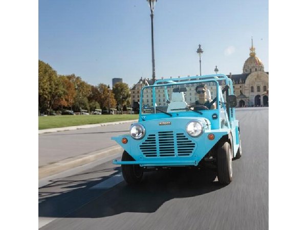 Private 3 - Hour Must-See Paris Tour by Golf Cart Mini Moke