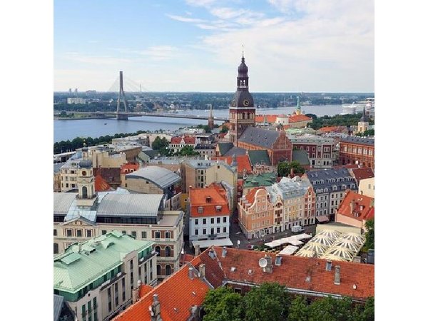 Riga Private Walking Tour with a Local