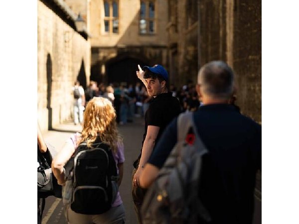 Oxford University Tour by Alumni™ & Punt + optional New College