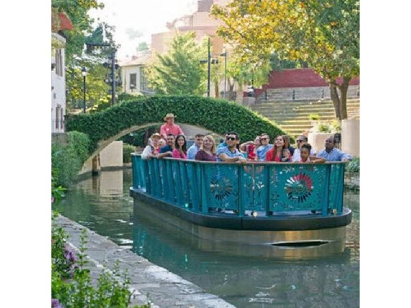 San Antonio Trolley and Go Rio Riverwalk Cruise Combo