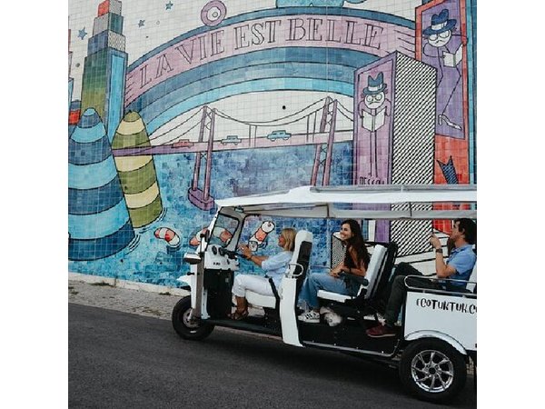 Food & Wine Lisbon Tour in Private Eco Tuk Tuk with a Local