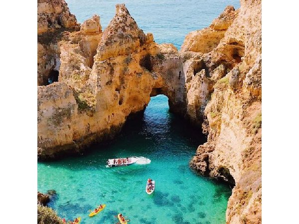 Private 2-Day Tour to Algarve from Lisbon with Benagil Boat Trip