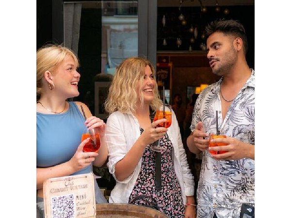 Rome Night Tipsy Tour & Bar Crawl with Forbidden History