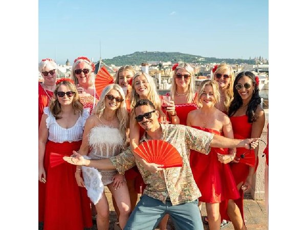 Barcelona Sangria & Salsa Dance Class with Bottomless Drinks