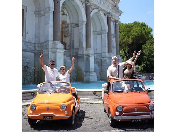 Rome Vintage Fiat 500 car Tour With Photographer