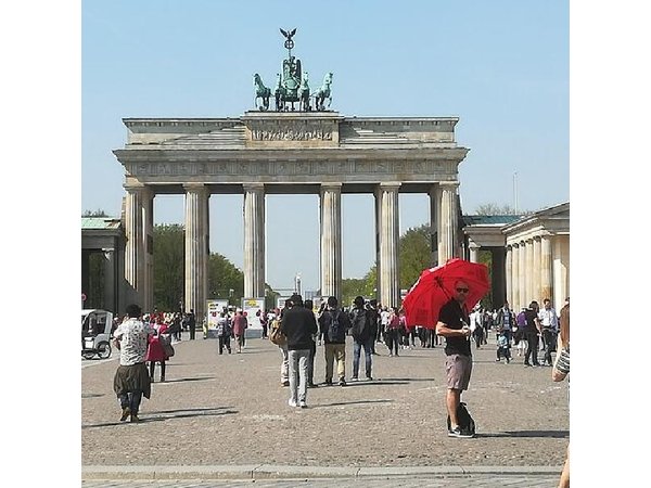 Berlin-Highlights-and-Rickshaw with Guide (Din EN 15565)
