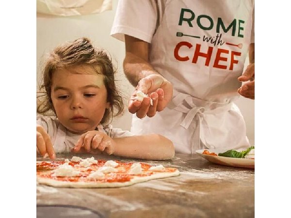 Rome: Pizza and Tiramisu Cooking Class near the Colosseum