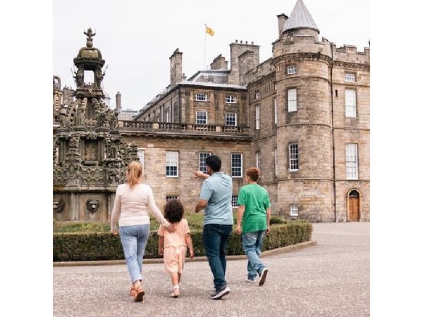 The Royal Tour: Edinburgh Castle, Holyrood & Royal Mile