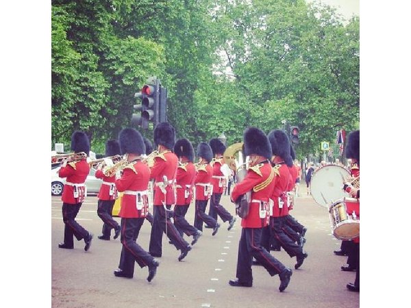 London Full Day Tour by Foot, Bus, Tube and Boat