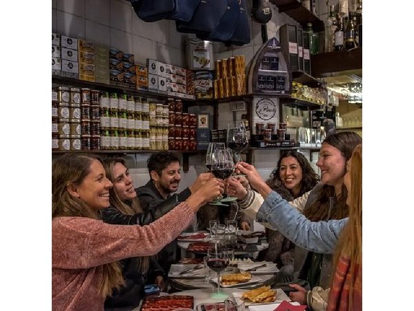 Eat Like a Local in Barcelona: Tapas, Wine & Tradition