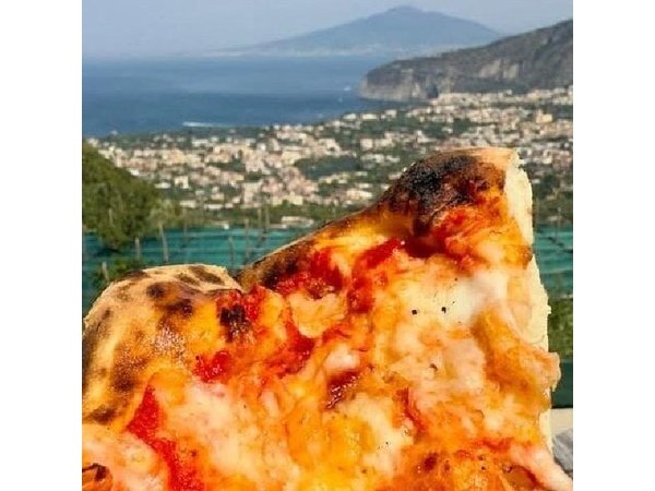 Pizza Class in Sorrento Hillside: Learn our most popular dish