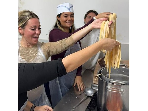 Pasta and Tiramisu Cooking Class with Local Chef in Naples