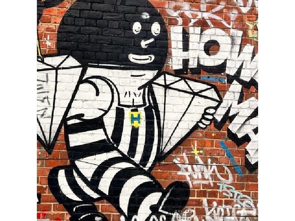 Newcastle Walking Tour: Geordie Culture, Snack & Local Stories