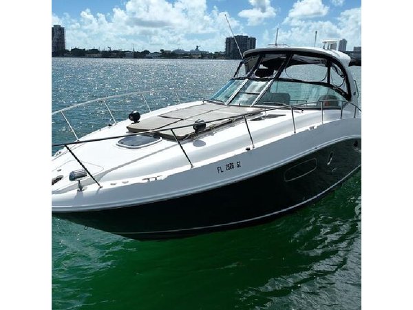 37 Ft Yacht Rental for 2 or 4 hours, Bluetooth, In the Miami Bay