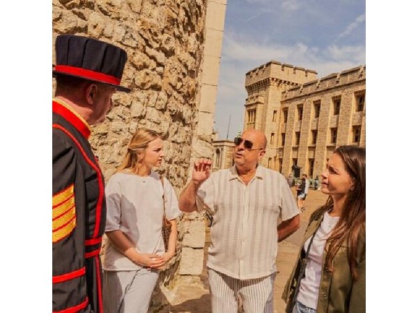 VIP Beefeaters Meet & Greet with Tower of London Guided Tour