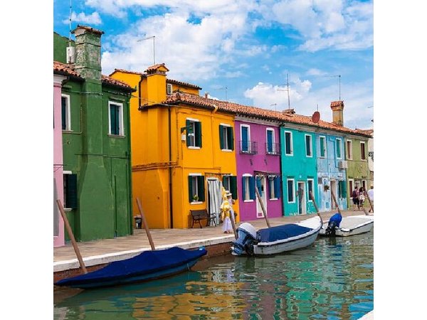 Murano Glass Blowing and Burano Tour from Venice