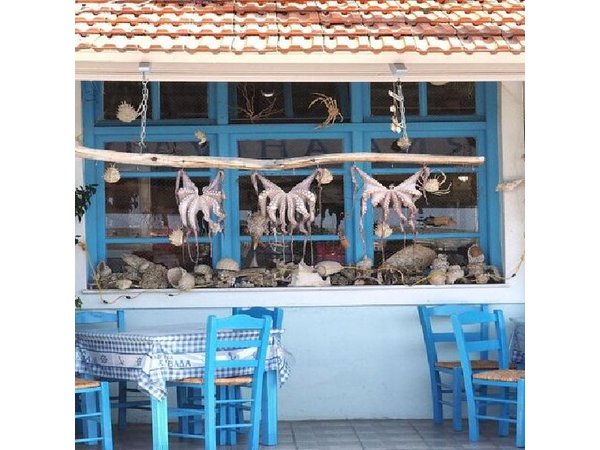 Private Paros Tour, Village of Lefkes - Naousa with Pie Tasting