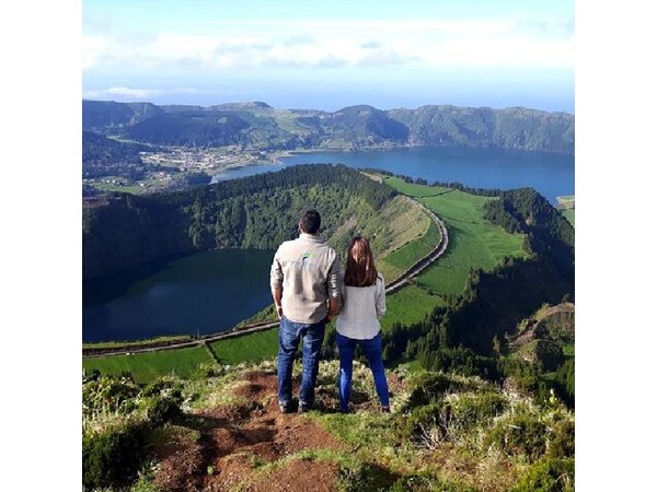 São Miguel West Van Tour: Sete Cidades & Fogo Lake + Lunch