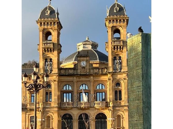 New Tour! Private 3H Walking City Tour in San Sebastian