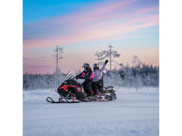 Snowmobile Tours in Rovaniemi Lapland in small group